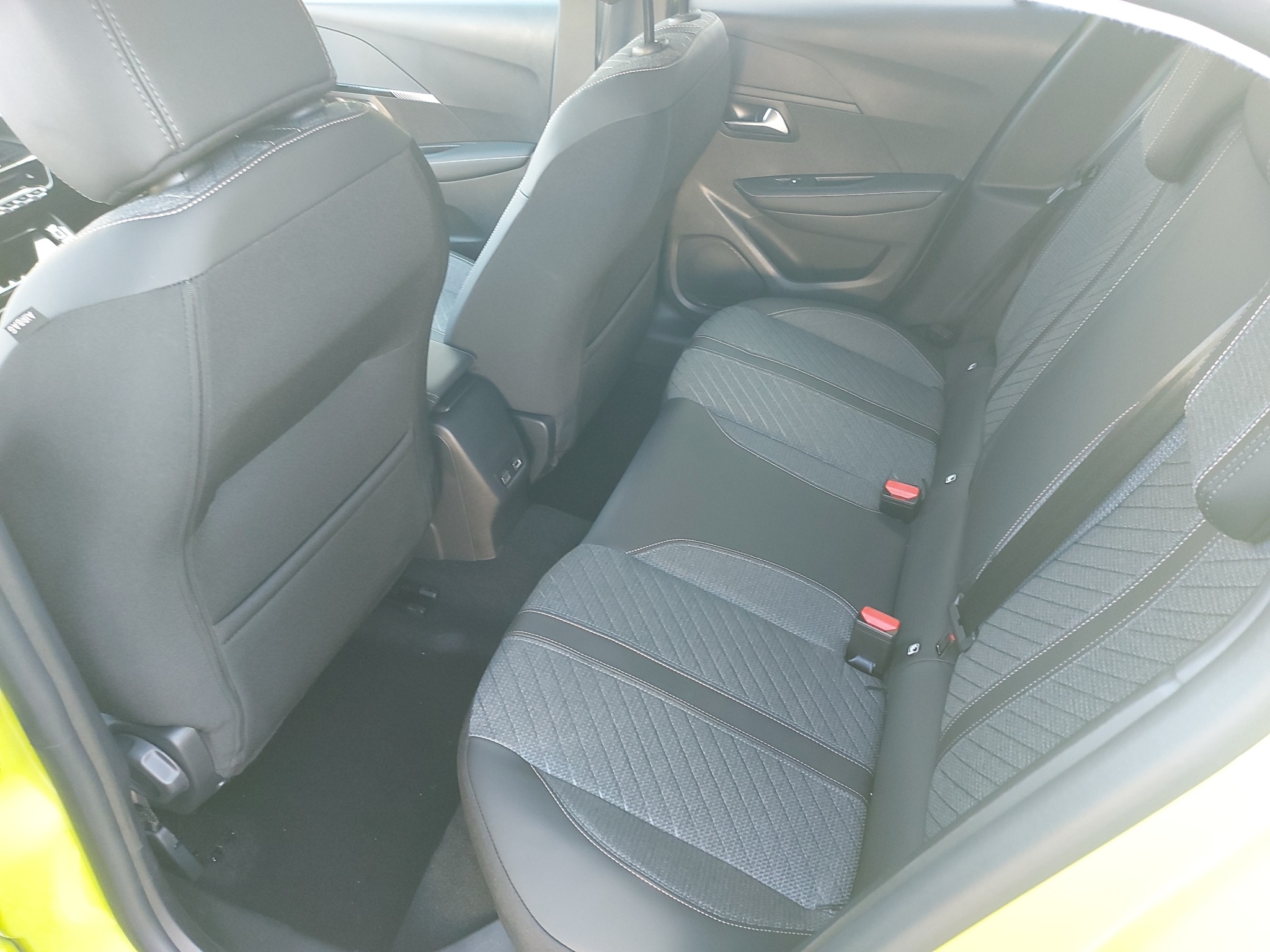 Peugeot 208 1.2 Hybrid Allure Premium